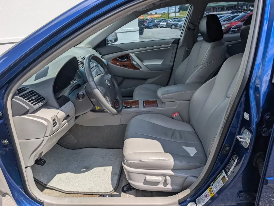 2008 Toyota Camry XLE (4T1BE46K28U) with an Gas I4 2.4L/144 engine, 5-Speed Automatic w/OD transmission, located at 3959 U.S. 80 W, Phenix City, AL, 36870, (334) 297-4885, 32.469296, -85.135185 - 2008 Toyota Camry XLE - Photo#9