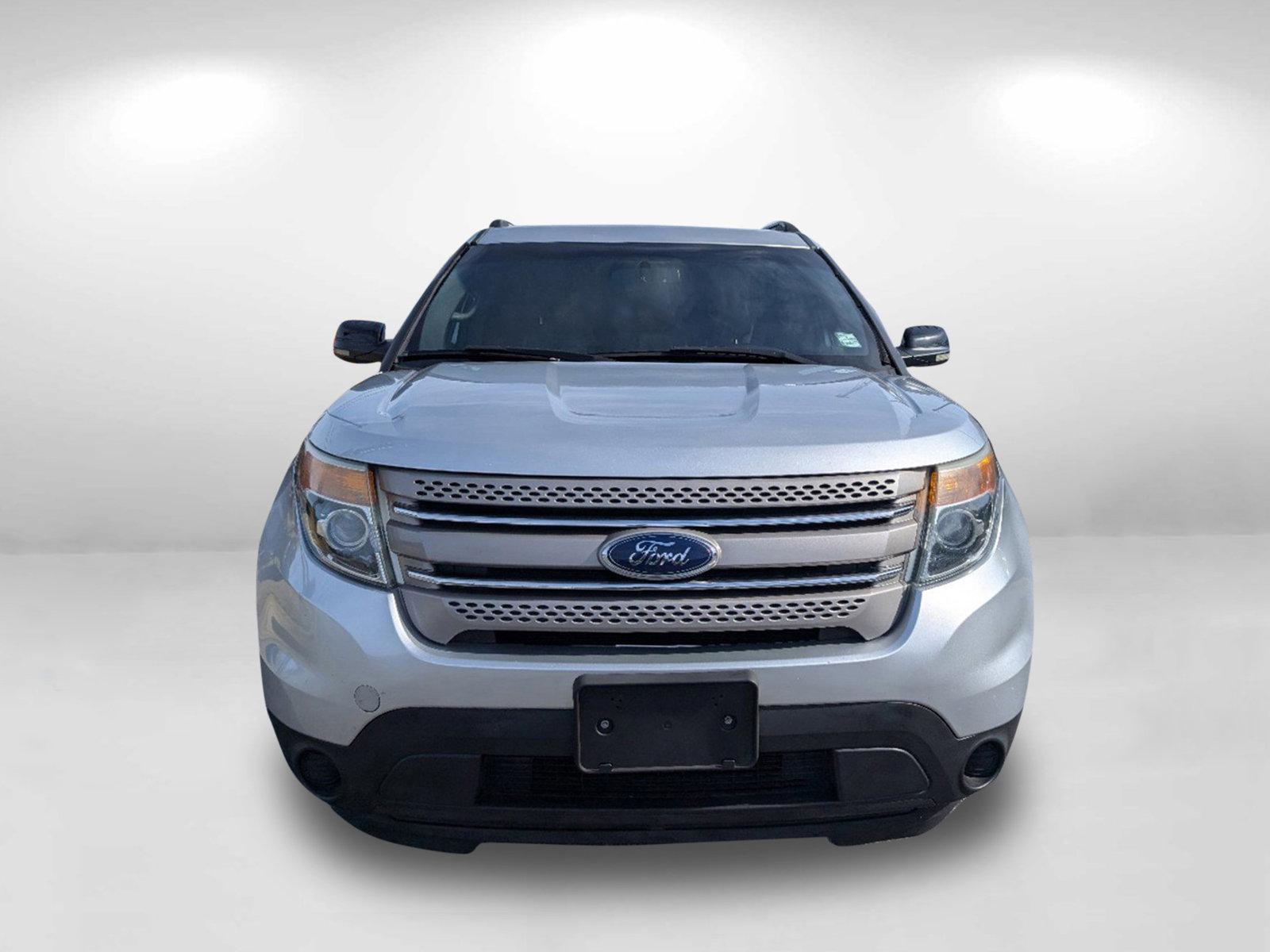 2013 Ford Explorer XLT (1FM5K7D86DG) with an Gas V6 3.5L/213 engine, 6-Speed Automatic w/manual shift transmission, located at 1430 Gateway Drive, Opelika, AL, 36801, (334) 239-0944, 32.637871, -85.409790 - 2013 Ford Explorer XLT - Photo#1