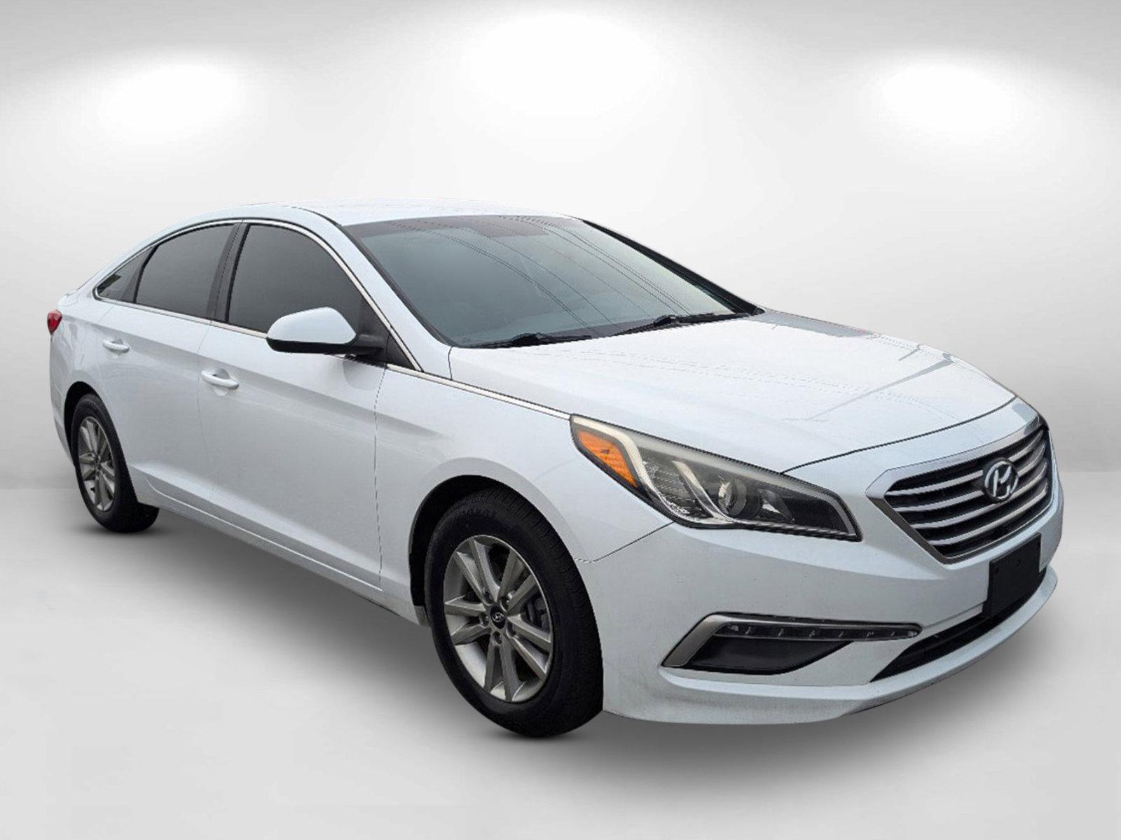 2015 /Gray Hyundai Sonata 2.4L SE (5NPE24AF9FH) with an Regular Unleaded I-4 2.4 L/144 engine, 6-Speed Automatic w/OD transmission, located at 5115 14th Ave., Columbus, GA, 31904, (706) 323-0345, 32.511494, -84.971046 - 2015 Hyundai Sonata 2.4L SE - Photo#2