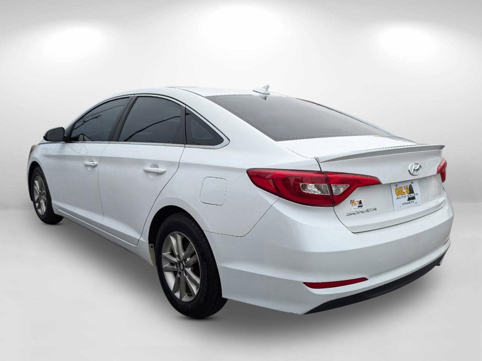 2015 /Gray Hyundai Sonata 2.4L SE (5NPE24AF9FH) with an Regular Unleaded I-4 2.4 L/144 engine, 6-Speed Automatic w/OD transmission, located at 5115 14th Ave., Columbus, GA, 31904, (706) 323-0345, 32.511494, -84.971046 - 2015 Hyundai Sonata 2.4L SE - Photo#6