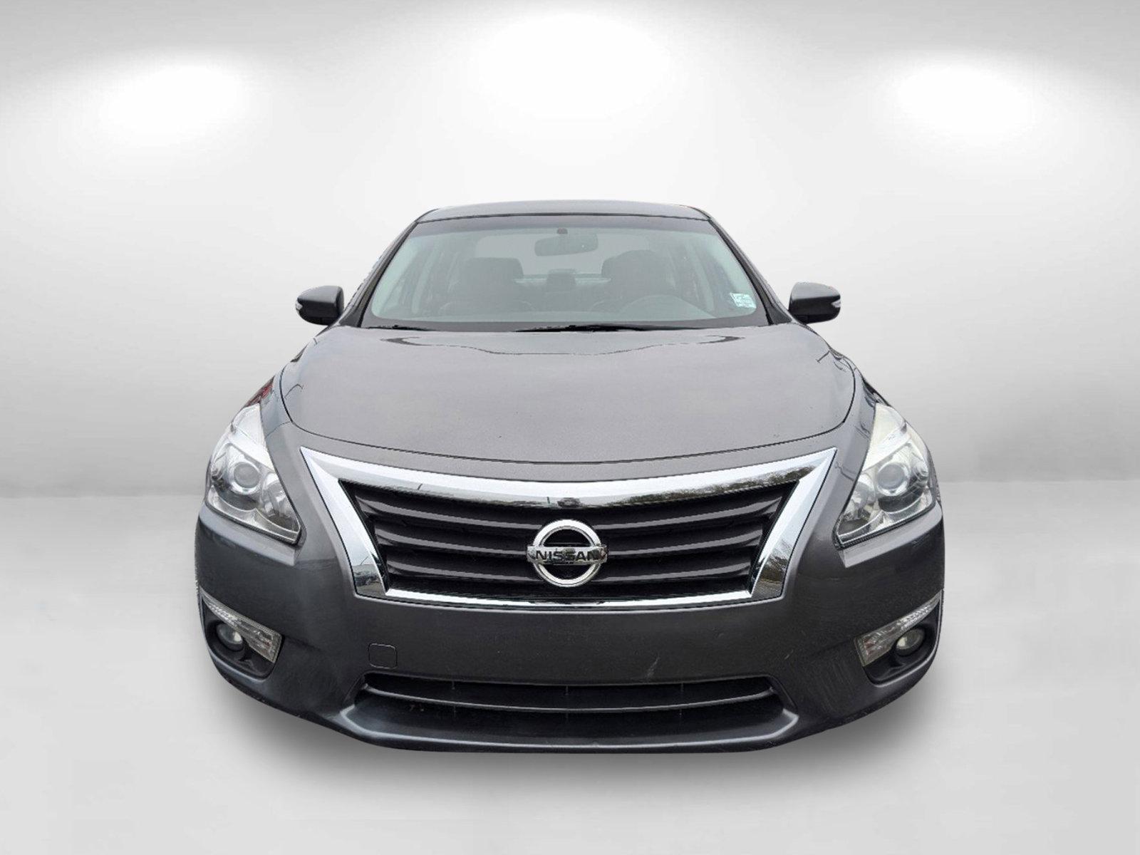 2015 /Charcoal Nissan Altima 2.5 SL (1N4AL3AP4FN) with an Regular Unleaded I-4 2.5 L/152 engine, 1-Speed CVT w/OD transmission, located at 1430 Gateway Drive, Opelika, AL, 36801, (334) 239-0944, 32.637871, -85.409790 - 2015 Nissan Altima 2.5 SL - Photo#1