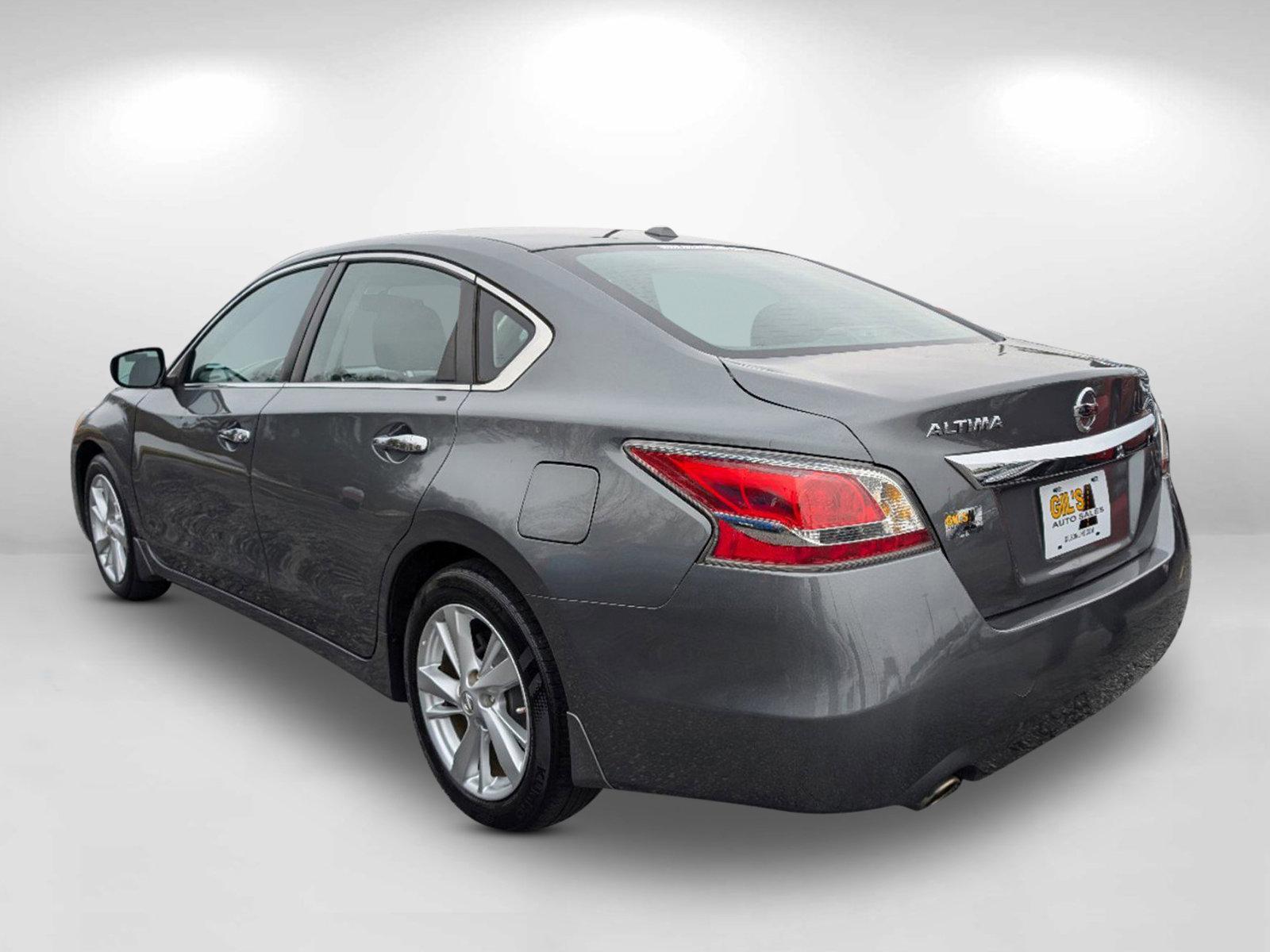 2015 /Charcoal Nissan Altima 2.5 SL (1N4AL3AP4FN) with an Regular Unleaded I-4 2.5 L/152 engine, 1-Speed CVT w/OD transmission, located at 1430 Gateway Drive, Opelika, AL, 36801, (334) 239-0944, 32.637871, -85.409790 - 2015 Nissan Altima 2.5 SL - Photo#6