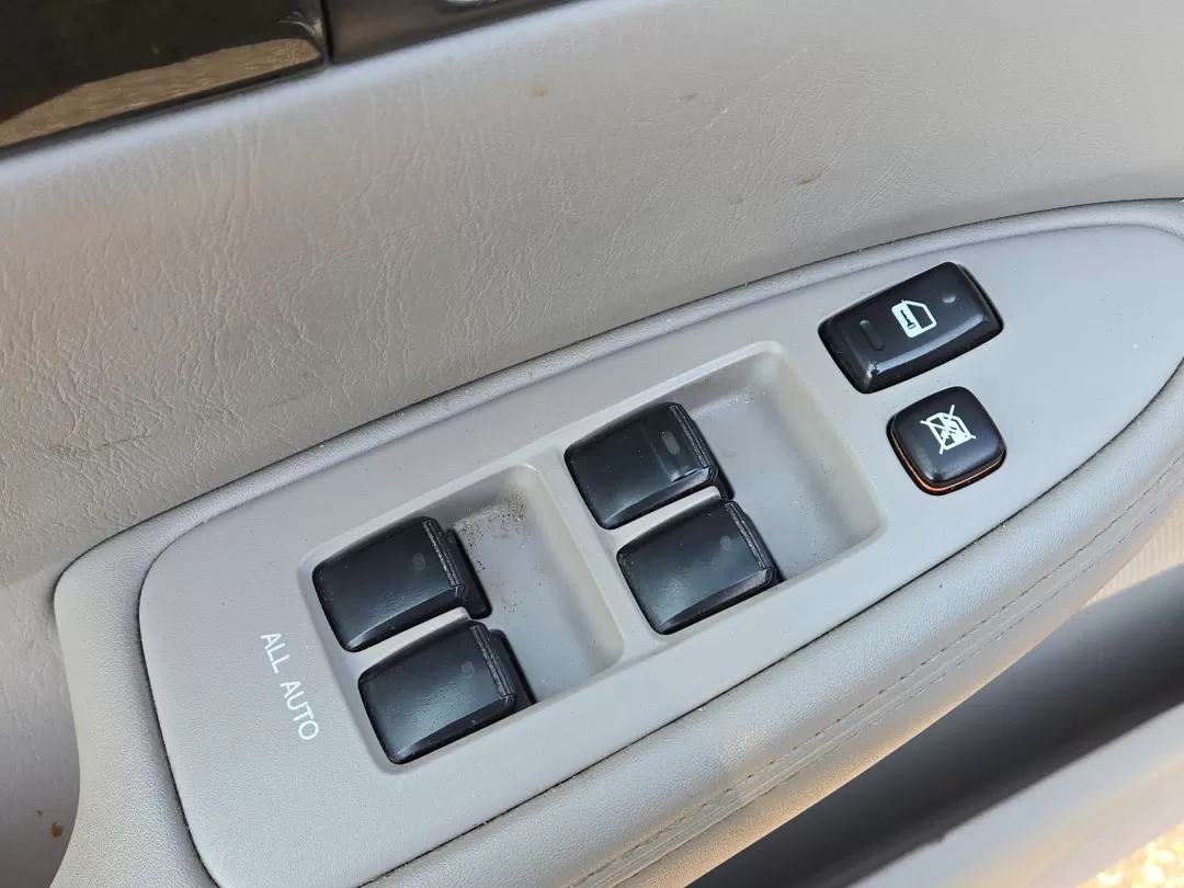 2004 Lexus ES 330 (JTHBA30GX45) with an Other engine, located at 521 Old Farm Lane Rd, Prattville, AL, 36066, (334) 325-1505, 32.482460, -86.416367 - 2004 Lexus ES 330 - Photo#10