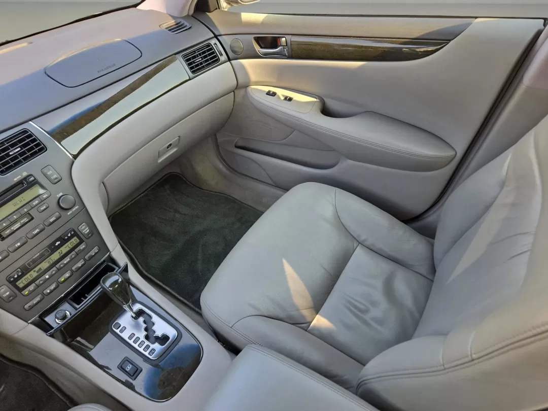 2004 Lexus ES 330 (JTHBA30GX45) with an Other engine, located at 521 Old Farm Lane Rd, Prattville, AL, 36066, (334) 325-1505, 32.482460, -86.416367 - 2004 Lexus ES 330 - Photo#15