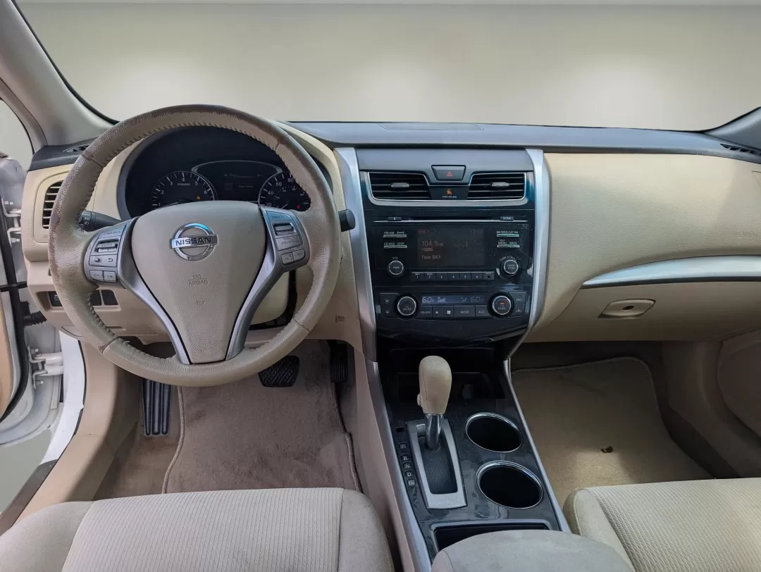 2013 /Beige Nissan Altima 2.5 SV (1N4AL3AP9DN) with an Other engine, located at 3959 U.S. 80 W, Phenix City, AL, 36870, (334) 297-4885, 32.469296, -85.135185 - 2013 Nissan Altima 2.5 SV - Photo#10