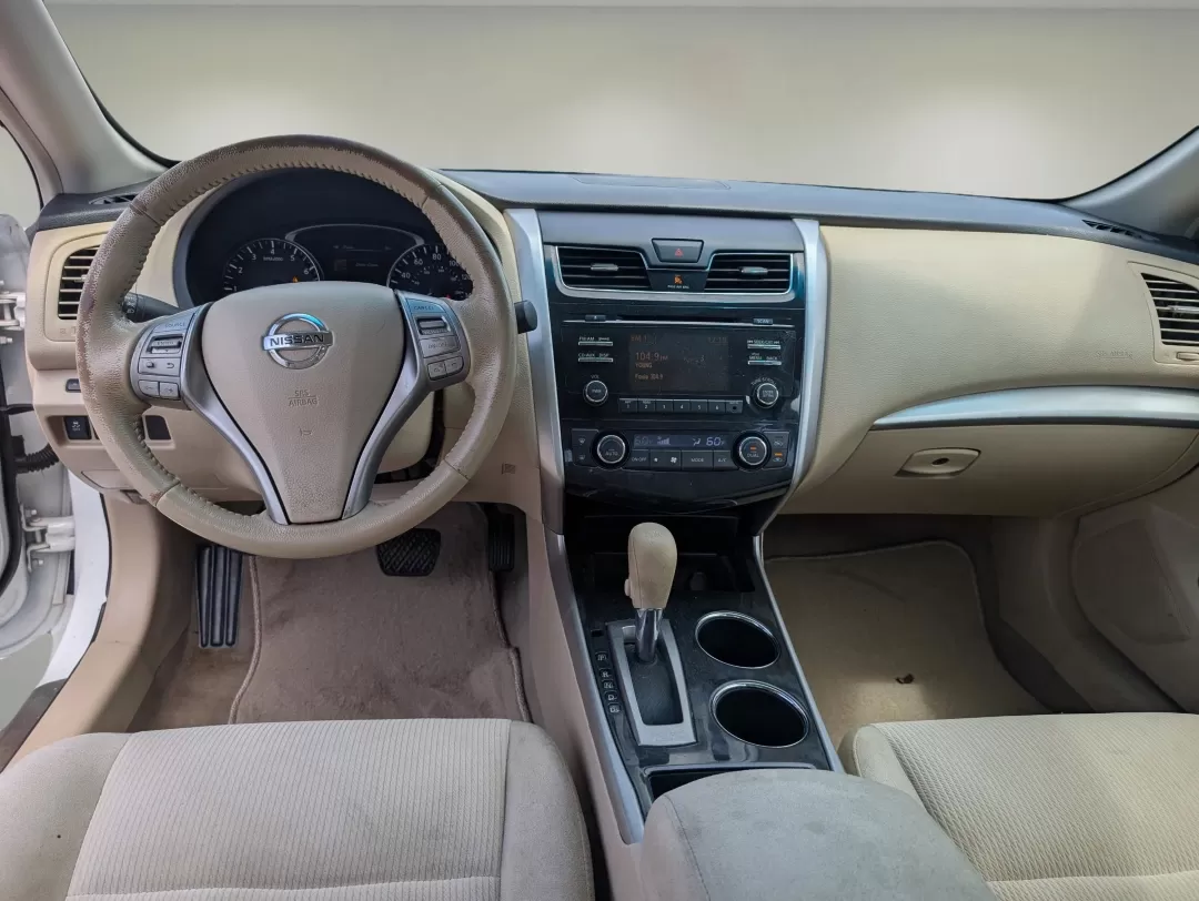 2013 /Beige Nissan Altima 2.5 SV (1N4AL3AP9DN) with an Other engine, located at 3959 U.S. 80 W, Phenix City, AL, 36870, (334) 297-4885, 32.469296, -85.135185 - 2013 Nissan Altima 2.5 SV - Photo#11