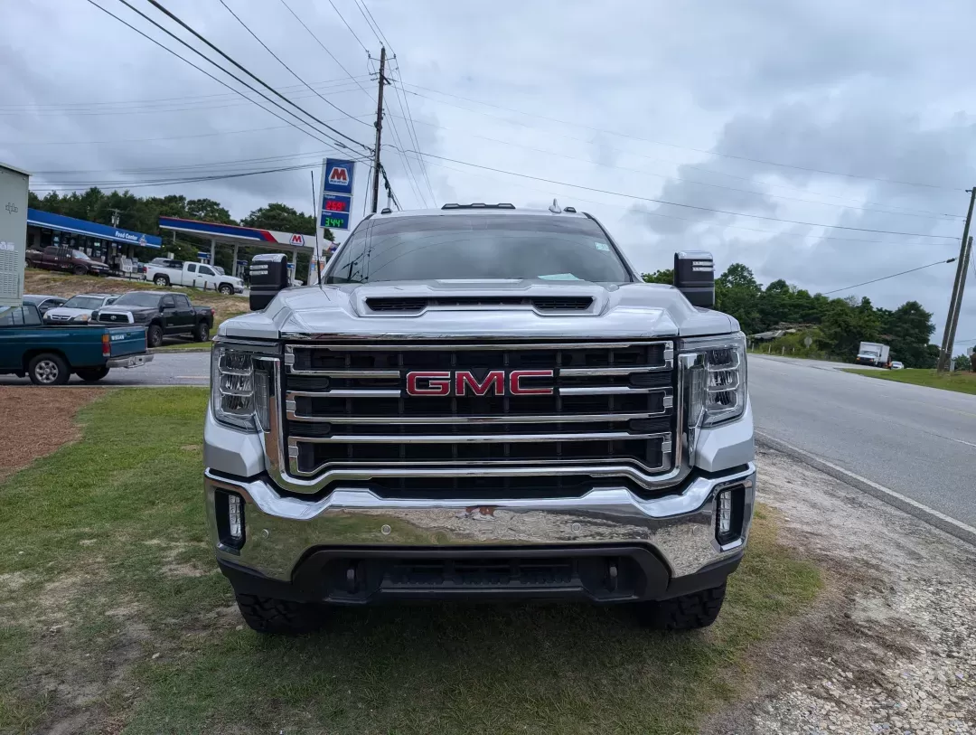 2020 /Jet Black GMC Sierra 2500HD SLT (1GT49NE79LF) with an Gas V8 6.6L/ engine, 10-Speed Automatic transmission, located at 3959 U.S. 80 W, Phenix City, AL, 36870, (334) 297-4885, 32.469296, -85.135185 - 2020 GMC Sierra 2500HD SLT - Photo#1