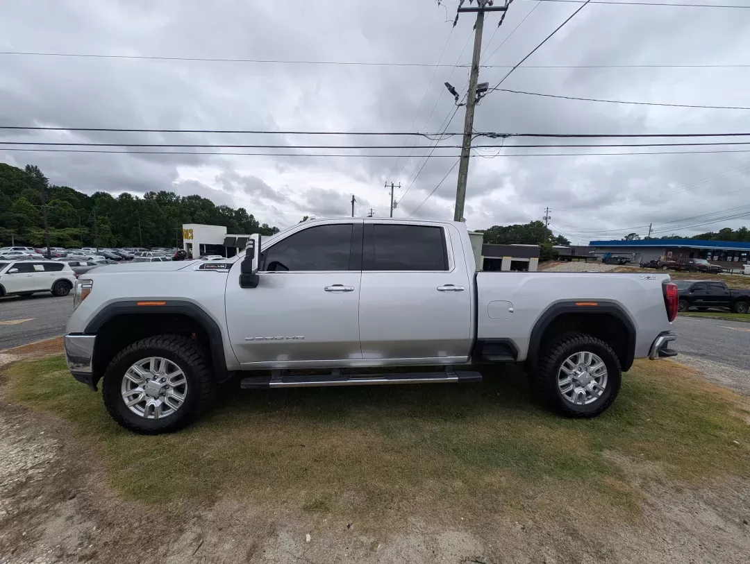 2020 /Jet Black GMC Sierra 2500HD SLT (1GT49NE79LF) with an Gas V8 6.6L/ engine, 10-Speed Automatic transmission, located at 3959 U.S. 80 W, Phenix City, AL, 36870, (334) 297-4885, 32.469296, -85.135185 - 2020 GMC Sierra 2500HD SLT - Photo#7