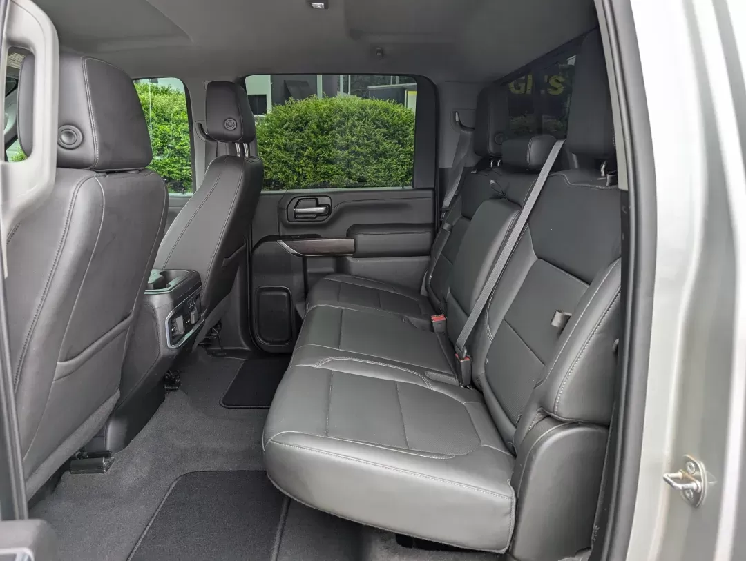 2020 /Jet Black GMC Sierra 2500HD SLT (1GT49NE79LF) with an Gas V8 6.6L/ engine, 10-Speed Automatic transmission, located at 3959 U.S. 80 W, Phenix City, AL, 36870, (334) 297-4885, 32.469296, -85.135185 - 2020 GMC Sierra 2500HD SLT - Photo#10