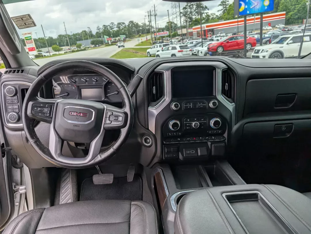 2020 /Jet Black GMC Sierra 2500HD SLT (1GT49NE79LF) with an Gas V8 6.6L/ engine, 10-Speed Automatic transmission, located at 3959 U.S. 80 W, Phenix City, AL, 36870, (334) 297-4885, 32.469296, -85.135185 - 2020 GMC Sierra 2500HD SLT - Photo#11