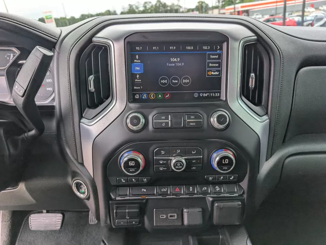 2020 /Jet Black GMC Sierra 2500HD SLT (1GT49NE79LF) with an Gas V8 6.6L/ engine, 10-Speed Automatic transmission, located at 3959 U.S. 80 W, Phenix City, AL, 36870, (334) 297-4885, 32.469296, -85.135185 - 2020 GMC Sierra 2500HD SLT - Photo#14