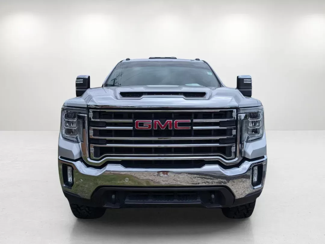 2020 /Jet Black GMC Sierra 2500HD SLT (1GT49NE79LF) with an Gas V8 6.6L/ engine, 10-Speed Automatic transmission, located at 3959 U.S. 80 W, Phenix City, AL, 36870, (334) 297-4885, 32.469296, -85.135185 - 2020 GMC Sierra 2500HD SLT - Photo#2