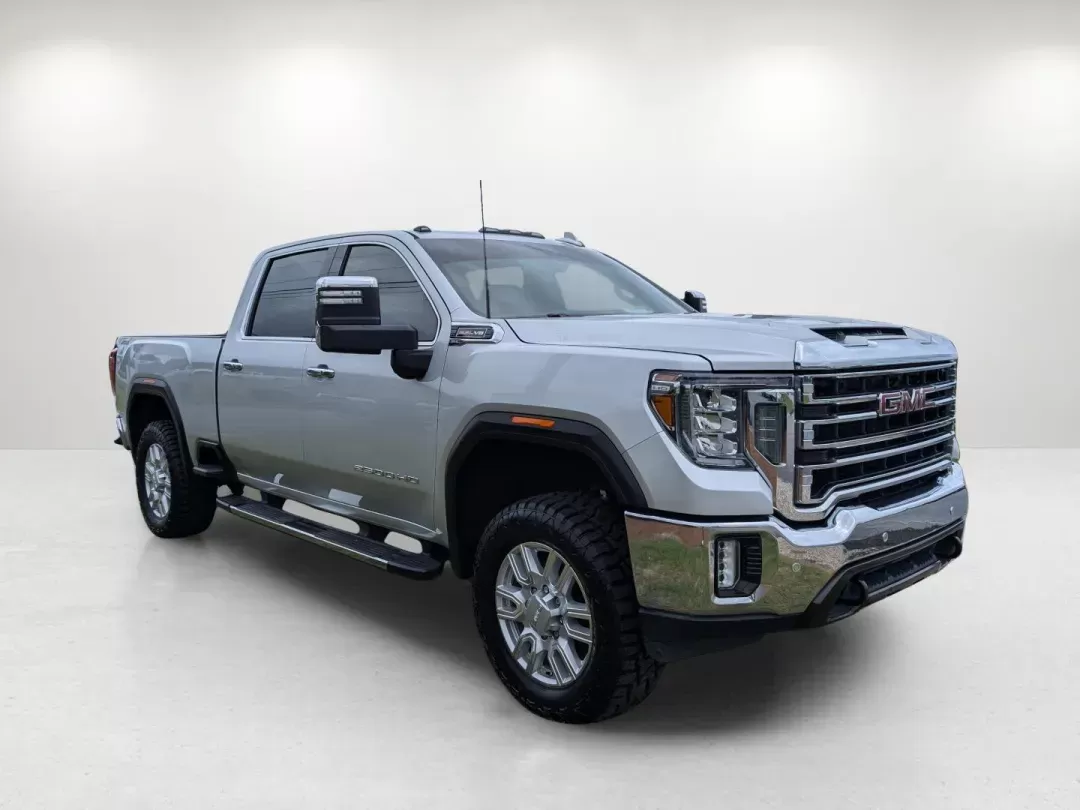 2020 /Jet Black GMC Sierra 2500HD SLT (1GT49NE79LF) with an Gas V8 6.6L/ engine, 10-Speed Automatic transmission, located at 3959 U.S. 80 W, Phenix City, AL, 36870, (334) 297-4885, 32.469296, -85.135185 - 2020 GMC Sierra 2500HD SLT - Photo#3