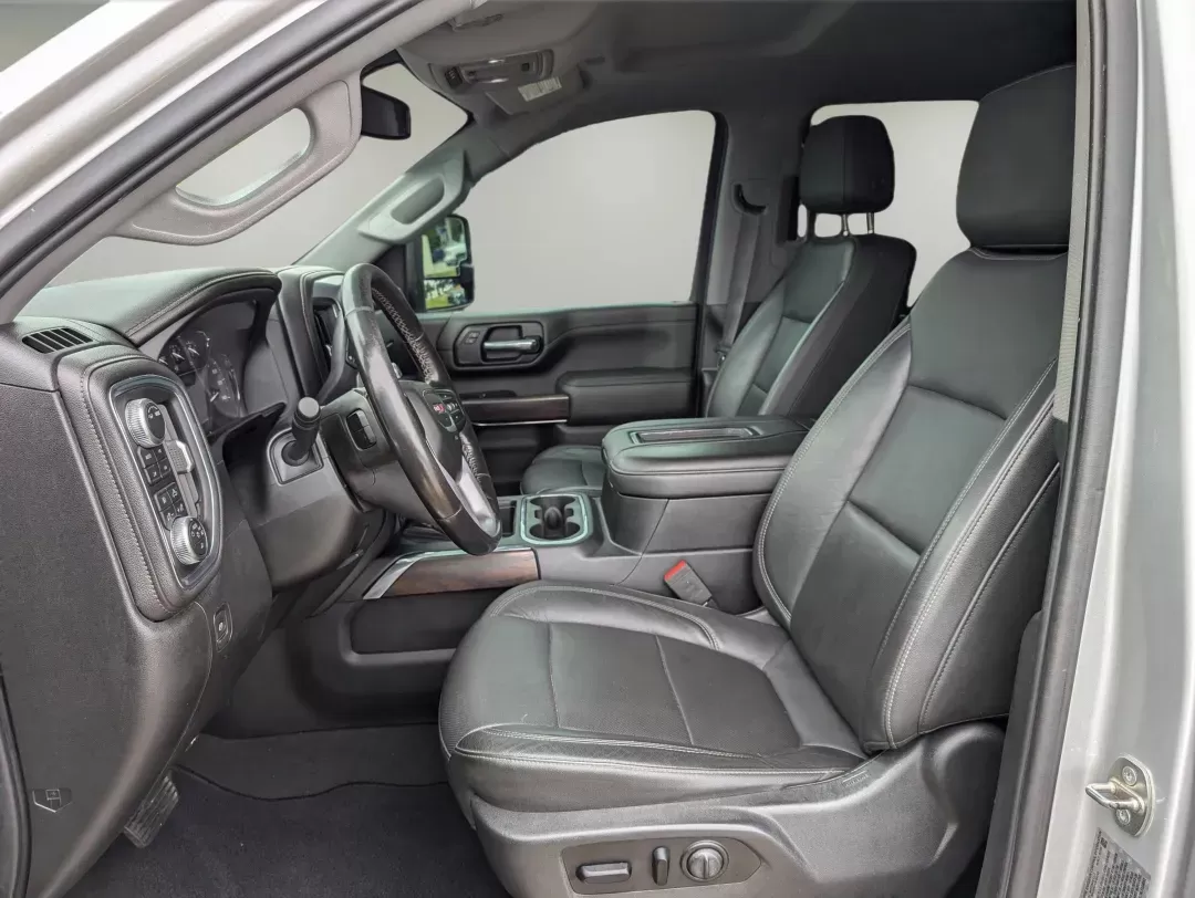 2020 /Jet Black GMC Sierra 2500HD SLT (1GT49NE79LF) with an Gas V8 6.6L/ engine, 10-Speed Automatic transmission, located at 3959 U.S. 80 W, Phenix City, AL, 36870, (334) 297-4885, 32.469296, -85.135185 - 2020 GMC Sierra 2500HD SLT - Photo#10