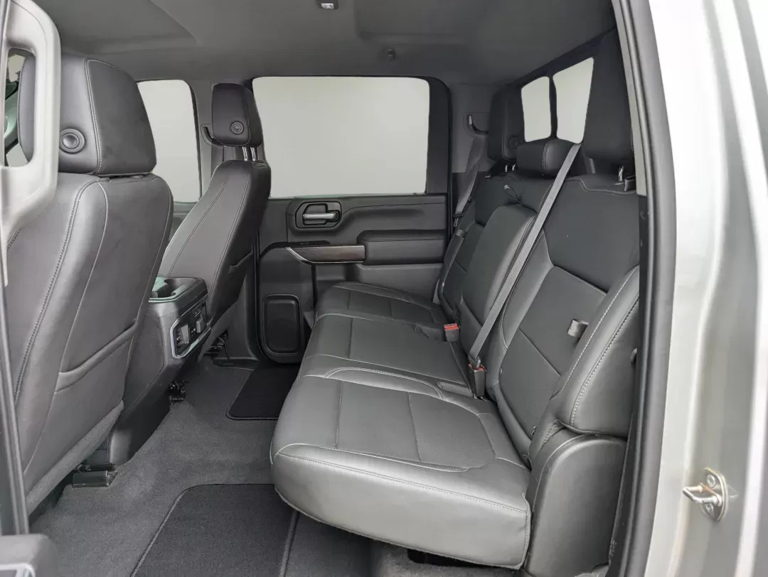 2020 /Jet Black GMC Sierra 2500HD SLT (1GT49NE79LF) with an Gas V8 6.6L/ engine, 10-Speed Automatic transmission, located at 3959 U.S. 80 W, Phenix City, AL, 36870, (334) 297-4885, 32.469296, -85.135185 - 2020 GMC Sierra 2500HD SLT - Photo#11