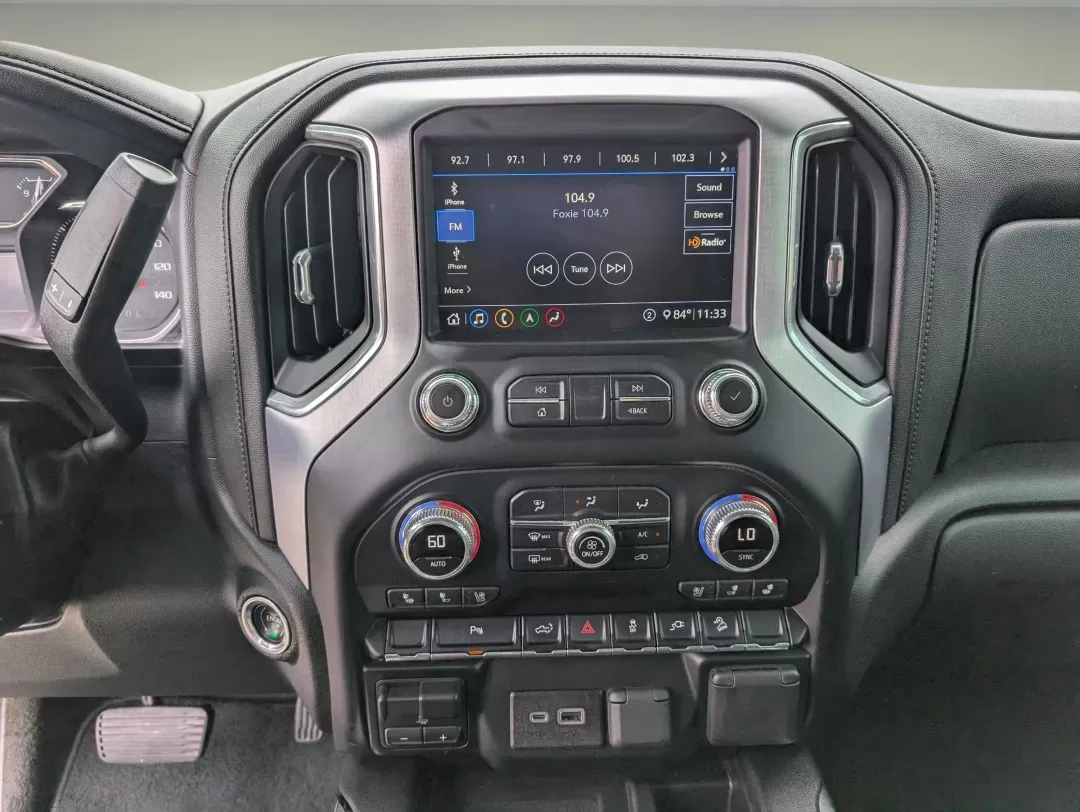2020 /Jet Black GMC Sierra 2500HD SLT (1GT49NE79LF) with an Gas V8 6.6L/ engine, 10-Speed Automatic transmission, located at 3959 U.S. 80 W, Phenix City, AL, 36870, (334) 297-4885, 32.469296, -85.135185 - 2020 GMC Sierra 2500HD SLT - Photo#15