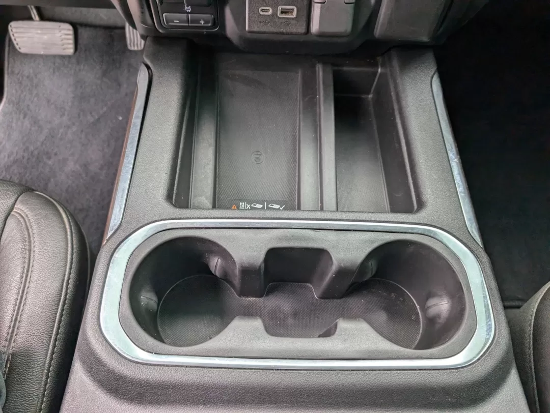 2020 /Jet Black GMC Sierra 2500HD SLT (1GT49NE79LF) with an Other engine, located at 804 22nd Ave, Phenix City, AL, 36870, (334) 297-1860, 32.484749, -85.024475 - **Conquer the Road in Style: 2020 GMC Sierra 2500HD SLT at Gils Auto - Phenix City**<br /> <br /> Are you ready to elevate your driving experience? The 2020 GMC Sierra 2500HD SLT is not just a pickup; it's a lifestyle choice designed for adventurers, families, and professionals alike. Whether you're - Photo#13