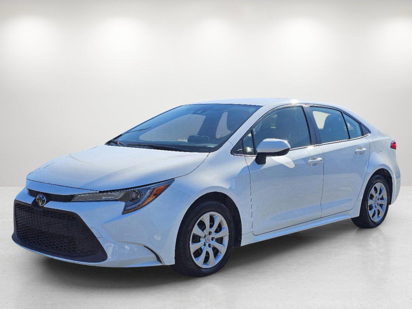 2020 Super White /Black Toyota Corolla LE (JTDEPRAE3LJ) with an Regular Unleaded I-4 1.8 L/110 engine, 1-Speed CVT w/OD transmission, located at 7000 Northlake Connector, Columbus, GA, 31904, (706) 987-8085, 32.524975, -84.978134 - 2020 Toyota Corolla LE - Photo#0