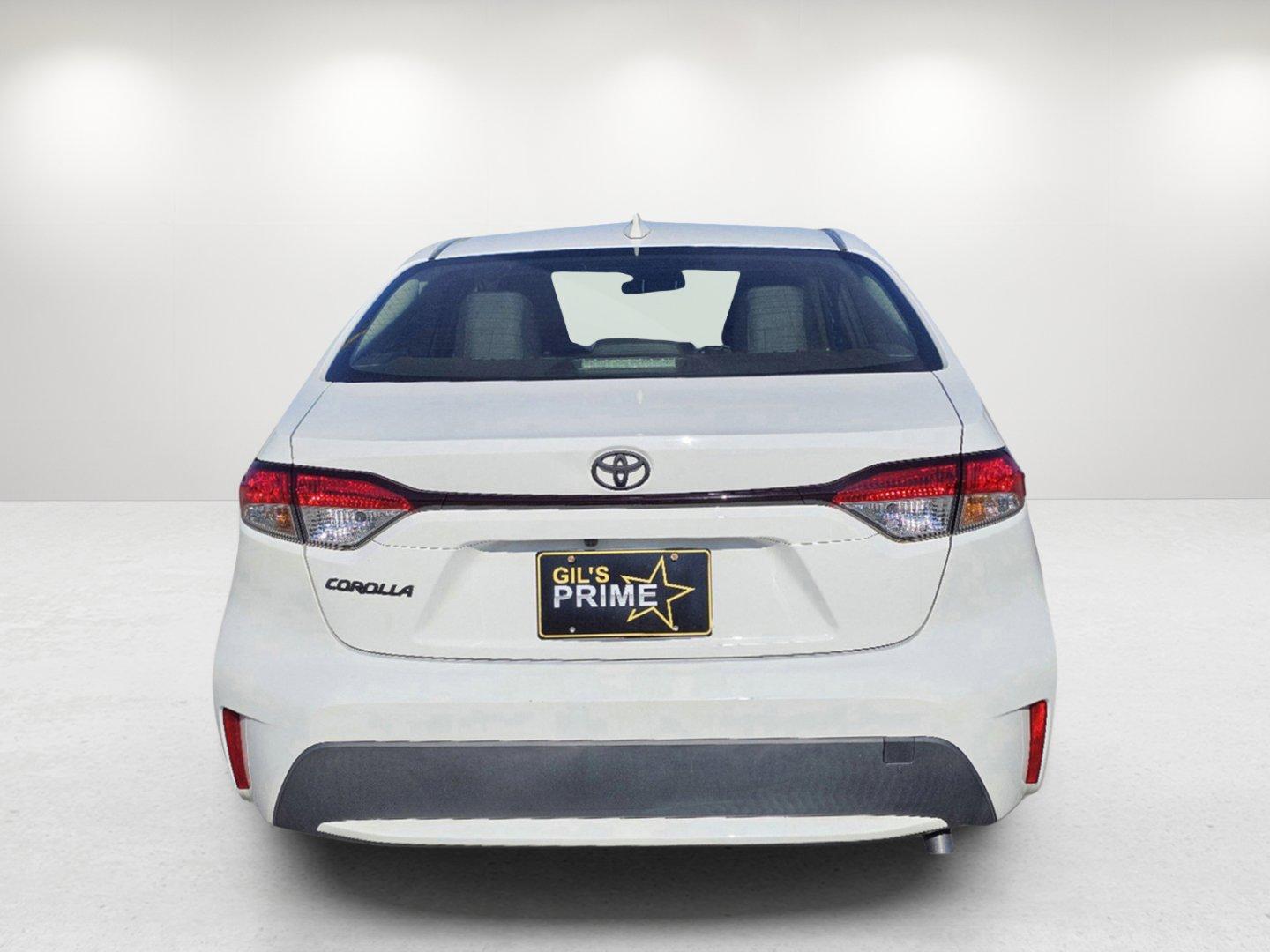 2020 Super White /Black Toyota Corolla LE (JTDEPRAE3LJ) with an Regular Unleaded I-4 1.8 L/110 engine, 1-Speed CVT w/OD transmission, located at 7000 Northlake Connector, Columbus, GA, 31904, (706) 987-8085, 32.524975, -84.978134 - 2020 Toyota Corolla LE - Photo#5