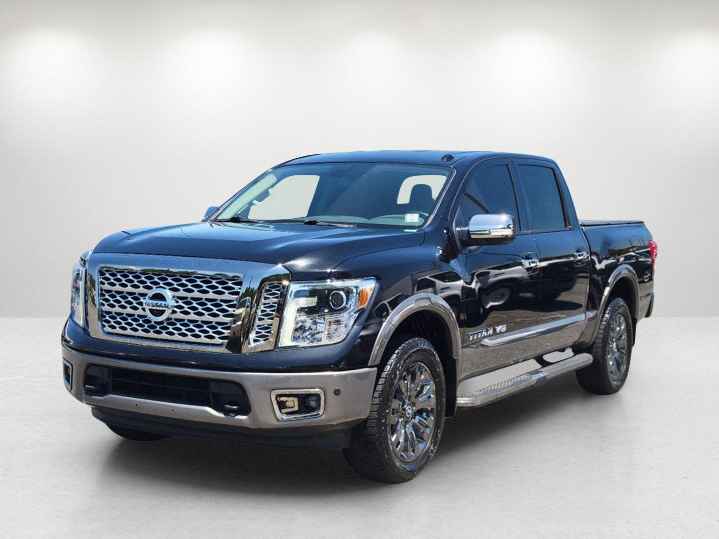 photo of 2018 Nissan Titan PRO-4X Crew Cab 4WD