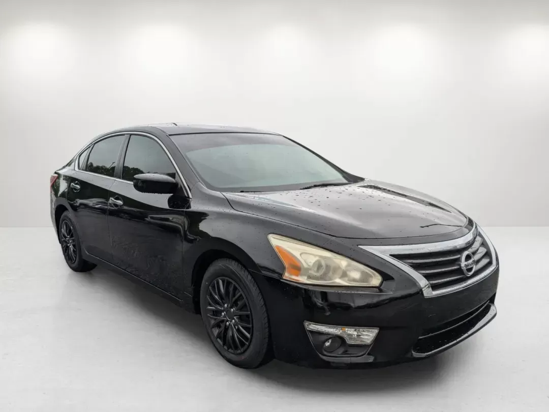 2013 /Charcoal Nissan Altima 2.5 SV (1N4AL3AP8DC) with an Gas I4 2.5L/152 engine, 1-Speed Continuously Variable Ratio transmission, located at 7000 Northlake Connector, Columbus, GA, 31904, (706) 987-8085, 32.524975, -84.978134 - 2013 Nissan Altima 2.5 SV - Photo#3