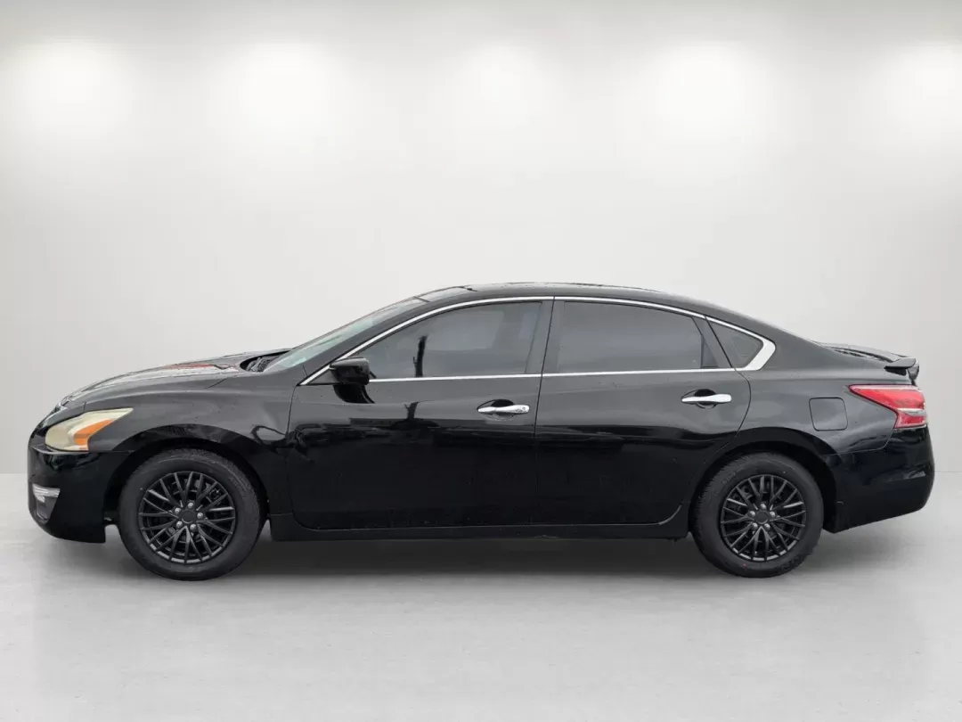 2013 /Charcoal Nissan Altima 2.5 SV (1N4AL3AP8DC) with an Gas I4 2.5L/152 engine, 1-Speed Continuously Variable Ratio transmission, located at 7000 Northlake Connector, Columbus, GA, 31904, (706) 987-8085, 32.524975, -84.978134 - 2013 Nissan Altima 2.5 SV - Photo#8