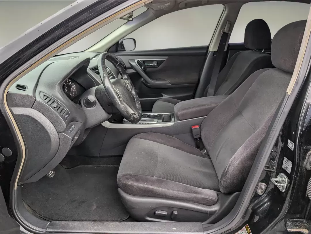 2013 /Charcoal Nissan Altima 2.5 SV (1N4AL3AP8DC) with an Gas I4 2.5L/152 engine, 1-Speed Continuously Variable Ratio transmission, located at 7000 Northlake Connector, Columbus, GA, 31904, (706) 987-8085, 32.524975, -84.978134 - 2013 Nissan Altima 2.5 SV - Photo#10