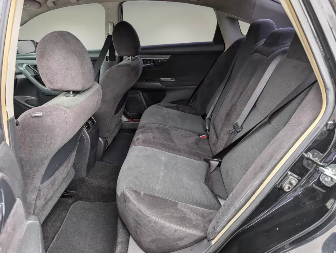 2013 /Charcoal Nissan Altima 2.5 SV (1N4AL3AP8DC) with an Gas I4 2.5L/152 engine, 1-Speed Continuously Variable Ratio transmission, located at 7000 Northlake Connector, Columbus, GA, 31904, (706) 987-8085, 32.524975, -84.978134 - 2013 Nissan Altima 2.5 SV - Photo#11