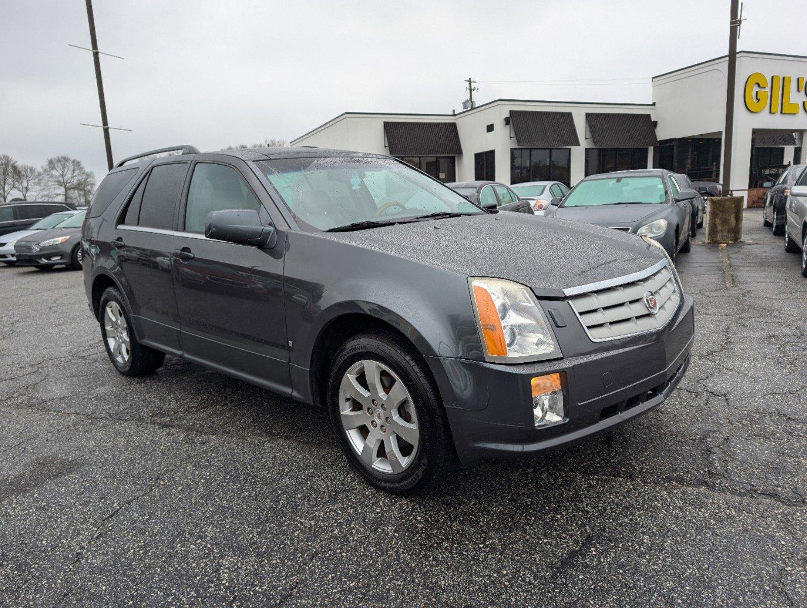 2007 /Light Gray w/Ebony Cadillac SRX (1GYEE637570) with an Gas V6 3.6L/220 engine, 5-Speed Automatic w/OD transmission, located at 3959 U.S. 80 W, Phenix City, AL, 36870, (334) 297-4885, 32.469296, -85.135185 - 2007 Cadillac SRX - Photo#2