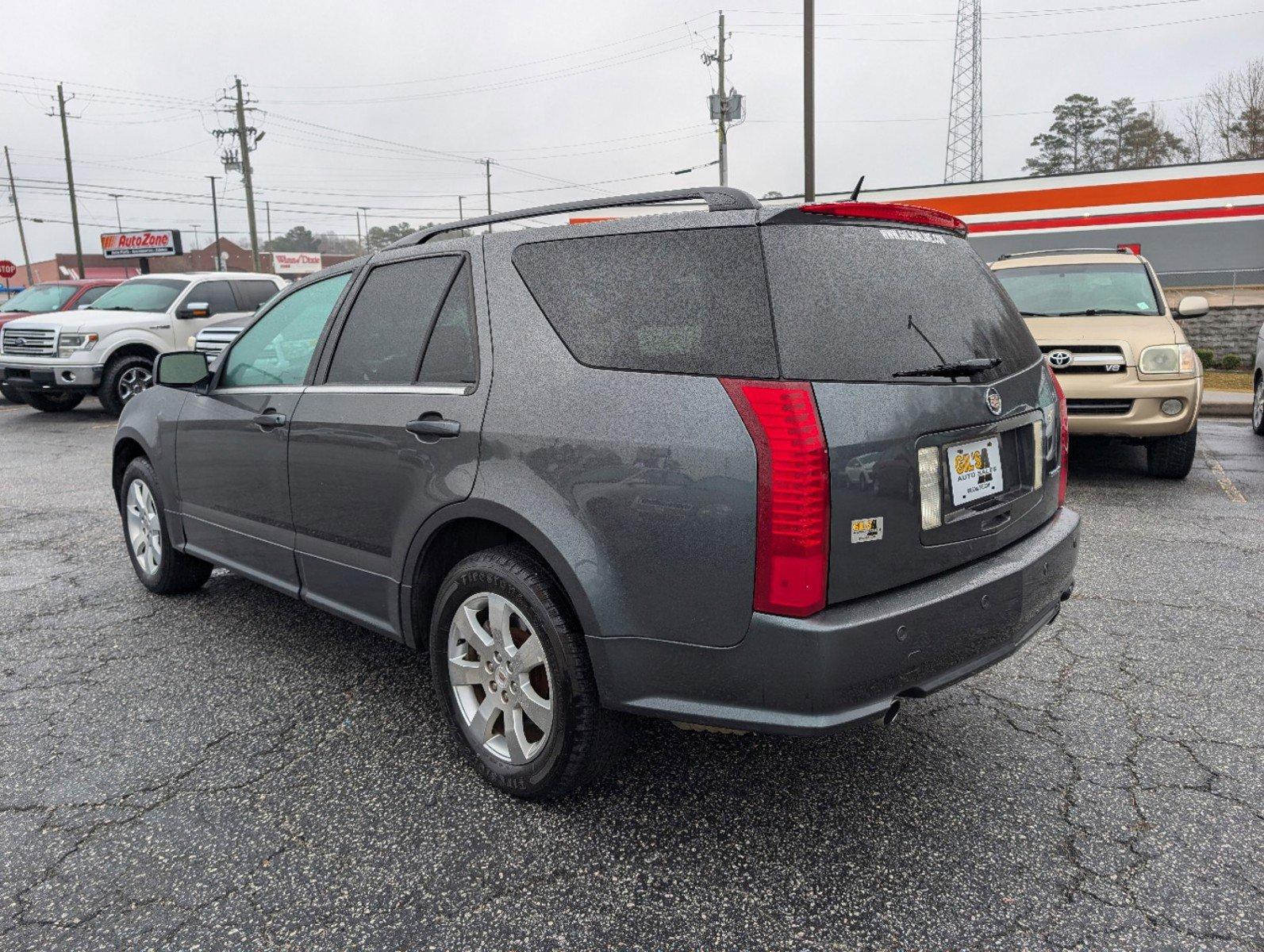 2007 /Light Gray w/Ebony Cadillac SRX (1GYEE637570) with an Gas V6 3.6L/220 engine, 5-Speed Automatic w/OD transmission, located at 3959 U.S. 80 W, Phenix City, AL, 36870, (334) 297-4885, 32.469296, -85.135185 - 2007 Cadillac SRX - Photo#6