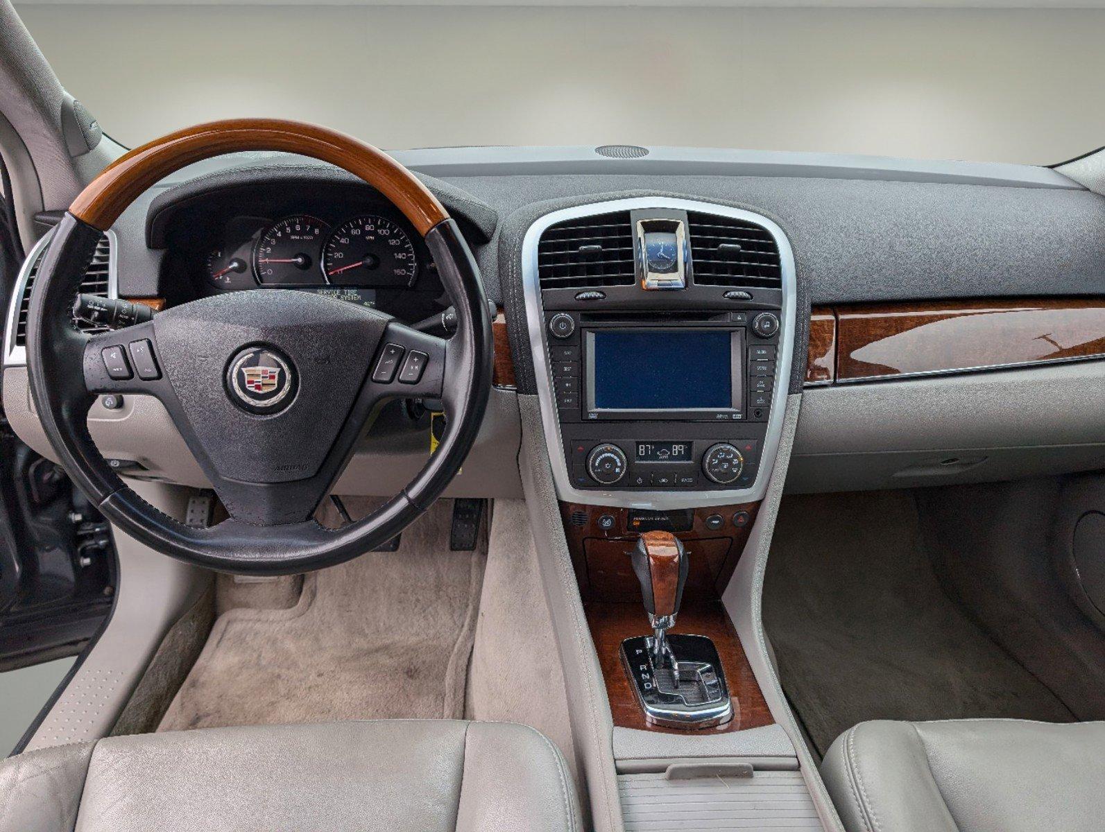 2007 /Light Gray w/Ebony Cadillac SRX (1GYEE637570) with an Gas V6 3.6L/220 engine, 5-Speed Automatic w/OD transmission, located at 521 Old Farm Lane Rd, Prattville, AL, 36066, (334) 325-1505, 32.482460, -86.416367 - 2007 Cadillac SRX - Photo#11