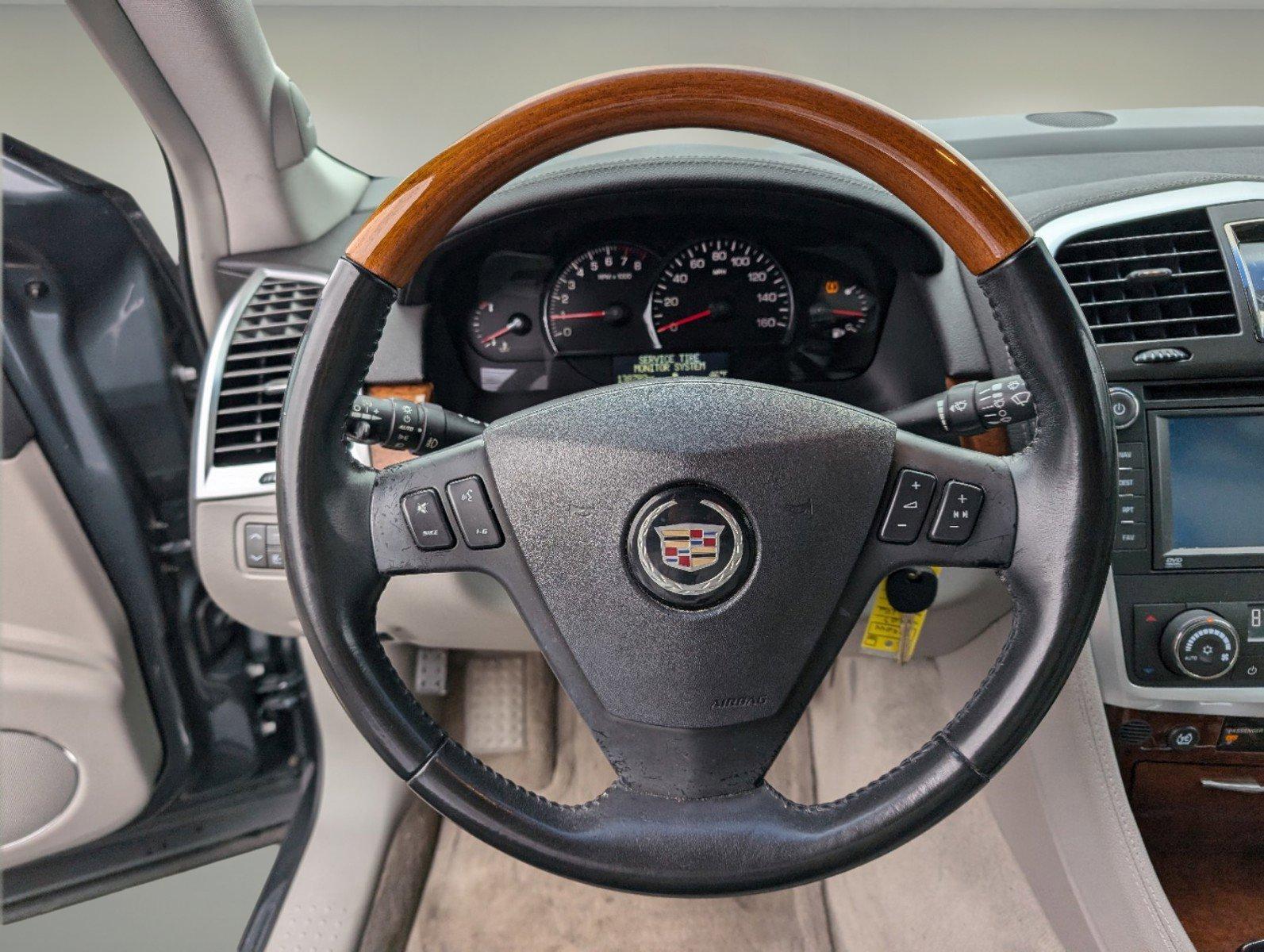 2007 /Light Gray w/Ebony Cadillac SRX (1GYEE637570) with an Gas V6 3.6L/220 engine, 5-Speed Automatic w/OD transmission, located at 521 Old Farm Lane Rd, Prattville, AL, 36066, (334) 325-1505, 32.482460, -86.416367 - 2007 Cadillac SRX - Photo#15