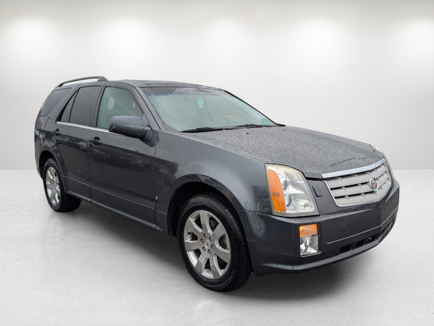 2007 /Light Gray w/Ebony Cadillac SRX (1GYEE637570) with an Gas V6 3.6L/220 engine, 5-Speed Automatic w/OD transmission, located at 521 Old Farm Lane Rd, Prattville, AL, 36066, (334) 325-1505, 32.482460, -86.416367 - 2007 Cadillac SRX - Photo#2