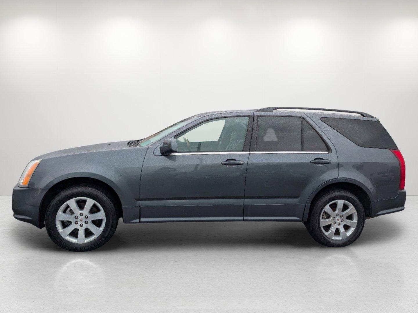 2007 /Light Gray w/Ebony Cadillac SRX (1GYEE637570) with an Gas V6 3.6L/220 engine, 5-Speed Automatic w/OD transmission, located at 521 Old Farm Lane Rd, Prattville, AL, 36066, (334) 325-1505, 32.482460, -86.416367 - 2007 Cadillac SRX - Photo#7