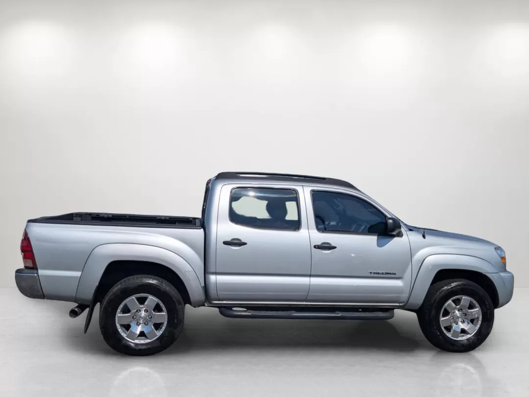 2006 Toyota Tacoma PreRunner (5TEJU62N16Z) with an Other engine, located at 1430 Gateway Drive, Opelika, AL, 36801, (334) 239-0944, 32.637871, -85.409790 - Looking for a reliable vehicle that fits your active lifestyle? The 2006 Toyota Tacoma PreRunner, available at Gils Auto in Opelika, AL, is your perfect companion for weekend adventures, family outings, or even those long commutes to work. With its rugged build and spacious interior, this crew cab p - Photo#4