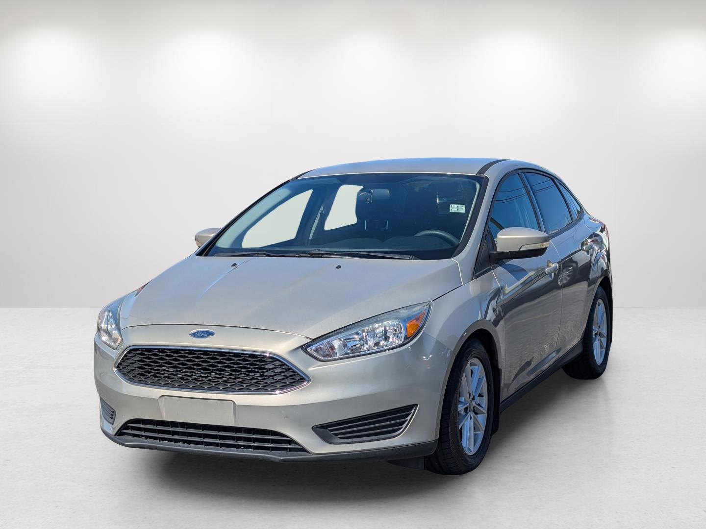 2015 Ford Focus SE (1FADP3F22FL) with an Regular Unleaded I-4 2.0 L/122 engine, located at 3959 U.S. 80 W, Phenix City, AL, 36870, (334) 297-4885, 32.469296, -85.135185 - 2015 Ford Focus SE - Photo#1