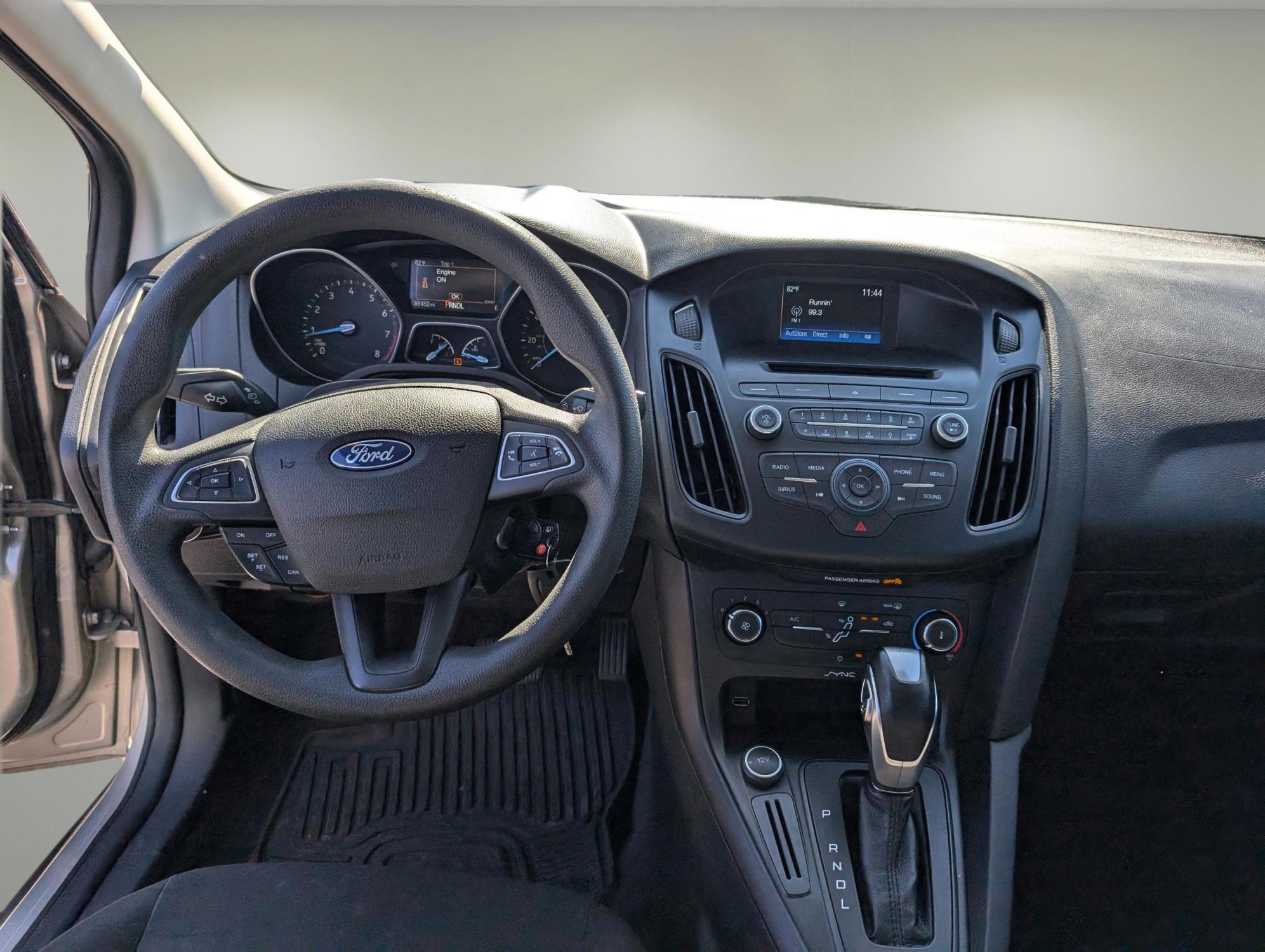 2015 Ford Focus SE (1FADP3F22FL) with an Regular Unleaded I-4 2.0 L/122 engine, located at 3959 U.S. 80 W, Phenix City, AL, 36870, (334) 297-4885, 32.469296, -85.135185 - 2015 Ford Focus SE - Photo#12