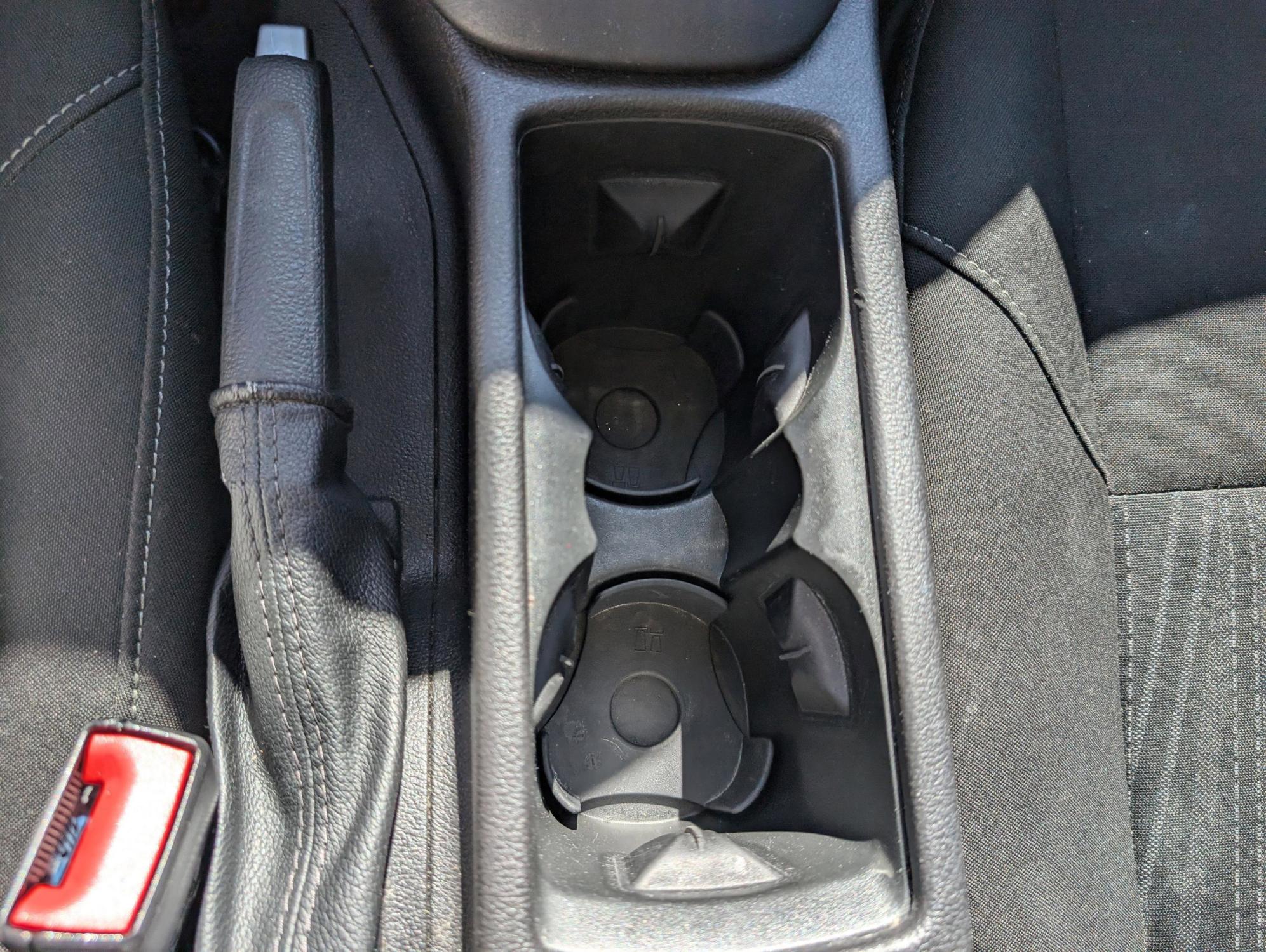 2015 Ford Focus SE (1FADP3F22FL) with an Regular Unleaded I-4 2.0 L/122 engine, located at 3959 U.S. 80 W, Phenix City, AL, 36870, (334) 297-4885, 32.469296, -85.135185 - 2015 Ford Focus SE - Photo#13