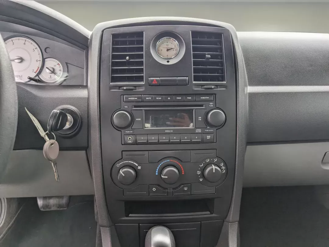 2007 Chrysler 300 (2C3KA43R67H) with an Gas V6 2.7L/165 engine, 4-Speed Automatic transmission, located at 1430 Gateway Drive, Opelika, AL, 36801, (334) 239-0944, 32.637871, -85.409790 - 2007 Chrysler 300 - Photo#14