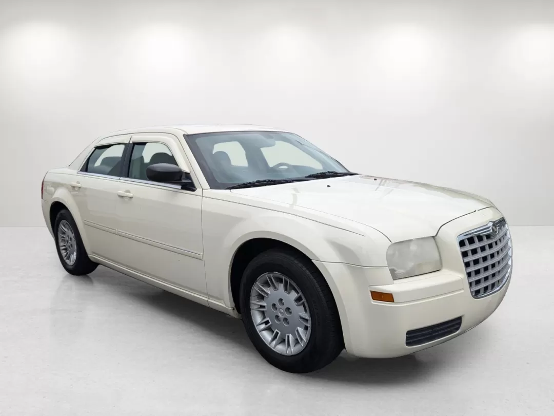 2007 Chrysler 300 (2C3KA43R67H) with an Other engine, located at 521 Old Farm Lane Rd, Prattville, AL, 36066, (334) 325-1505, 32.482460, -86.416367 - **Experience Luxury and Reliability with the 2007 Chrysler 300 at Gils Auto - Phenix City!**<br /> <br /> Are you searching for the perfect vehicle to elevate your daily commute or make family outings more enjoyable? Look no further-this 2007 Chrysler 300 delivers both style and performance, making - Photo#2