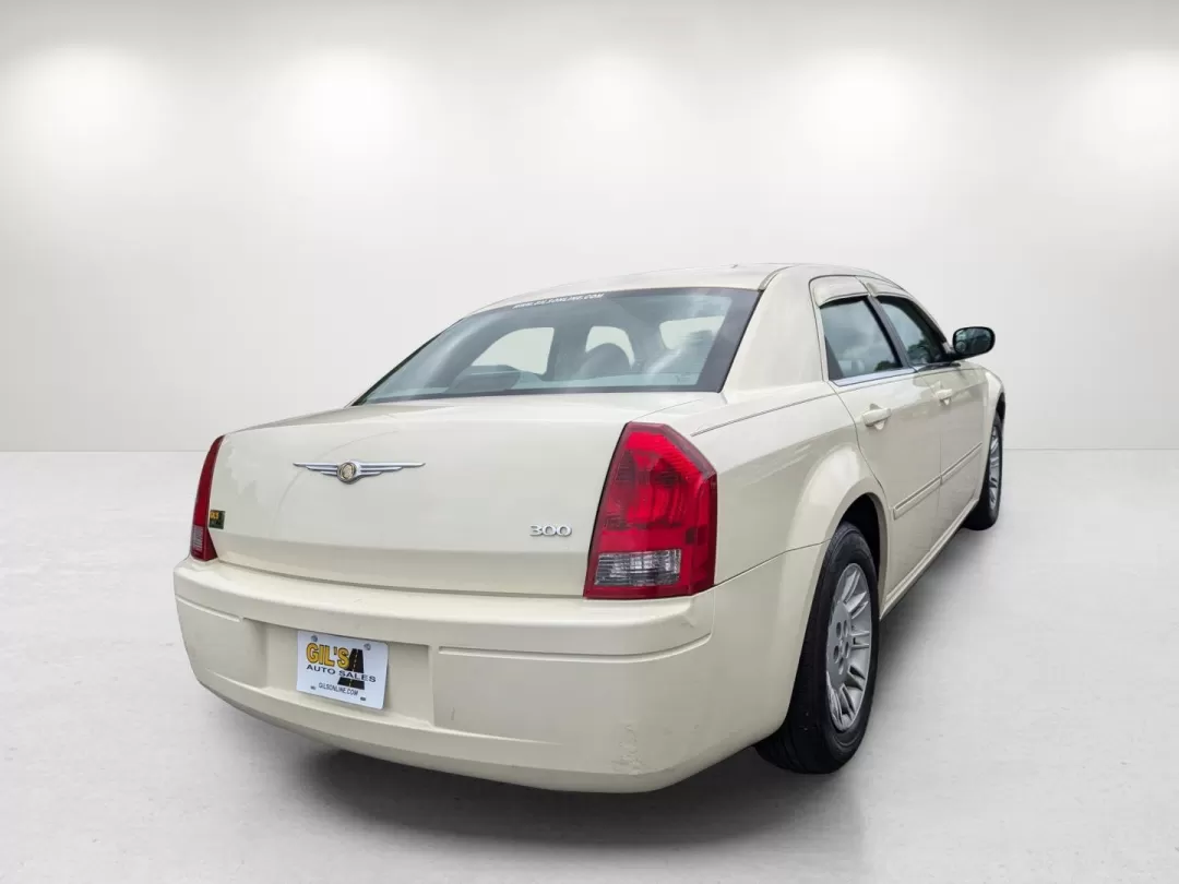 2007 Chrysler 300 (2C3KA43R67H) with an Other engine, located at 521 Old Farm Lane Rd, Prattville, AL, 36066, (334) 325-1505, 32.482460, -86.416367 - **Experience Luxury and Reliability with the 2007 Chrysler 300 at Gils Auto - Phenix City!**<br /> <br /> Are you searching for the perfect vehicle to elevate your daily commute or make family outings more enjoyable? Look no further-this 2007 Chrysler 300 delivers both style and performance, making - Photo#4