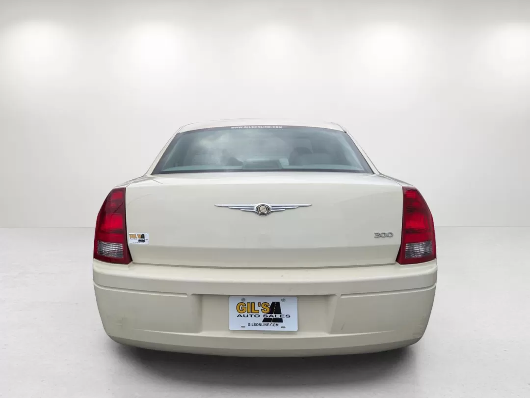 2007 Chrysler 300 (2C3KA43R67H) with an Other engine, located at 521 Old Farm Lane Rd, Prattville, AL, 36066, (334) 325-1505, 32.482460, -86.416367 - **Experience Luxury and Reliability with the 2007 Chrysler 300 at Gils Auto - Phenix City!**<br /> <br /> Are you searching for the perfect vehicle to elevate your daily commute or make family outings more enjoyable? Look no further-this 2007 Chrysler 300 delivers both style and performance, making - Photo#5