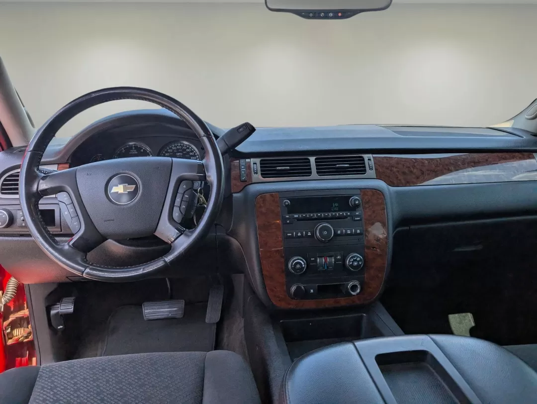 2008 /Ebony Chevrolet Tahoe LT w/1LT (1GNFC13J28R) with an Other engine, located at 3959 U.S. 80 W, Phenix City, AL, 36870, (334) 297-4885, 32.469296, -85.135185 - **Explore Your Next Adventure with the 2008 Chevrolet Tahoe LT at Gils Auto!**<br /> <br /> Are you ready to elevate your family outings, weekend getaways, or daily commutes? The 2008 Chevrolet Tahoe LT is not just a vehicle; it's a lifestyle companion designed for those who crave adventure and comf - Photo#12