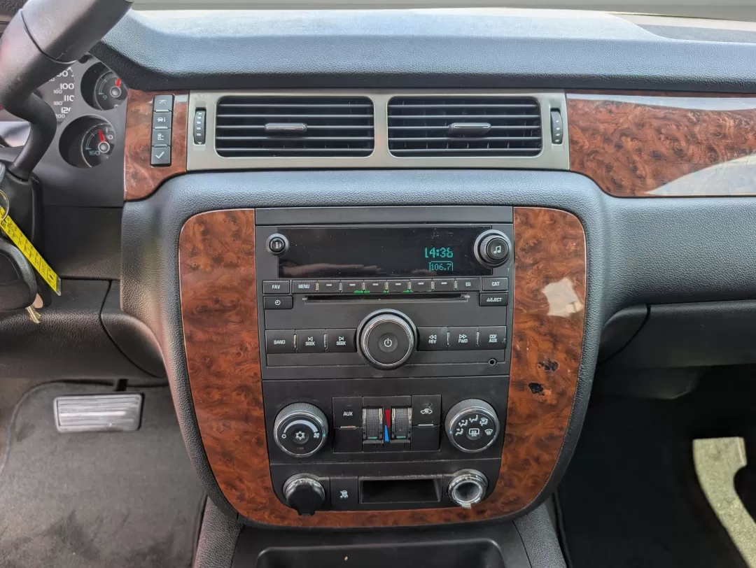 2008 /Ebony Chevrolet Tahoe LT w/1LT (1GNFC13J28R) with an Other engine, located at 3959 U.S. 80 W, Phenix City, AL, 36870, (334) 297-4885, 32.469296, -85.135185 - **Explore Your Next Adventure with the 2008 Chevrolet Tahoe LT at Gils Auto!**<br /> <br /> Are you ready to elevate your family outings, weekend getaways, or daily commutes? The 2008 Chevrolet Tahoe LT is not just a vehicle; it's a lifestyle companion designed for those who crave adventure and comf - Photo#14