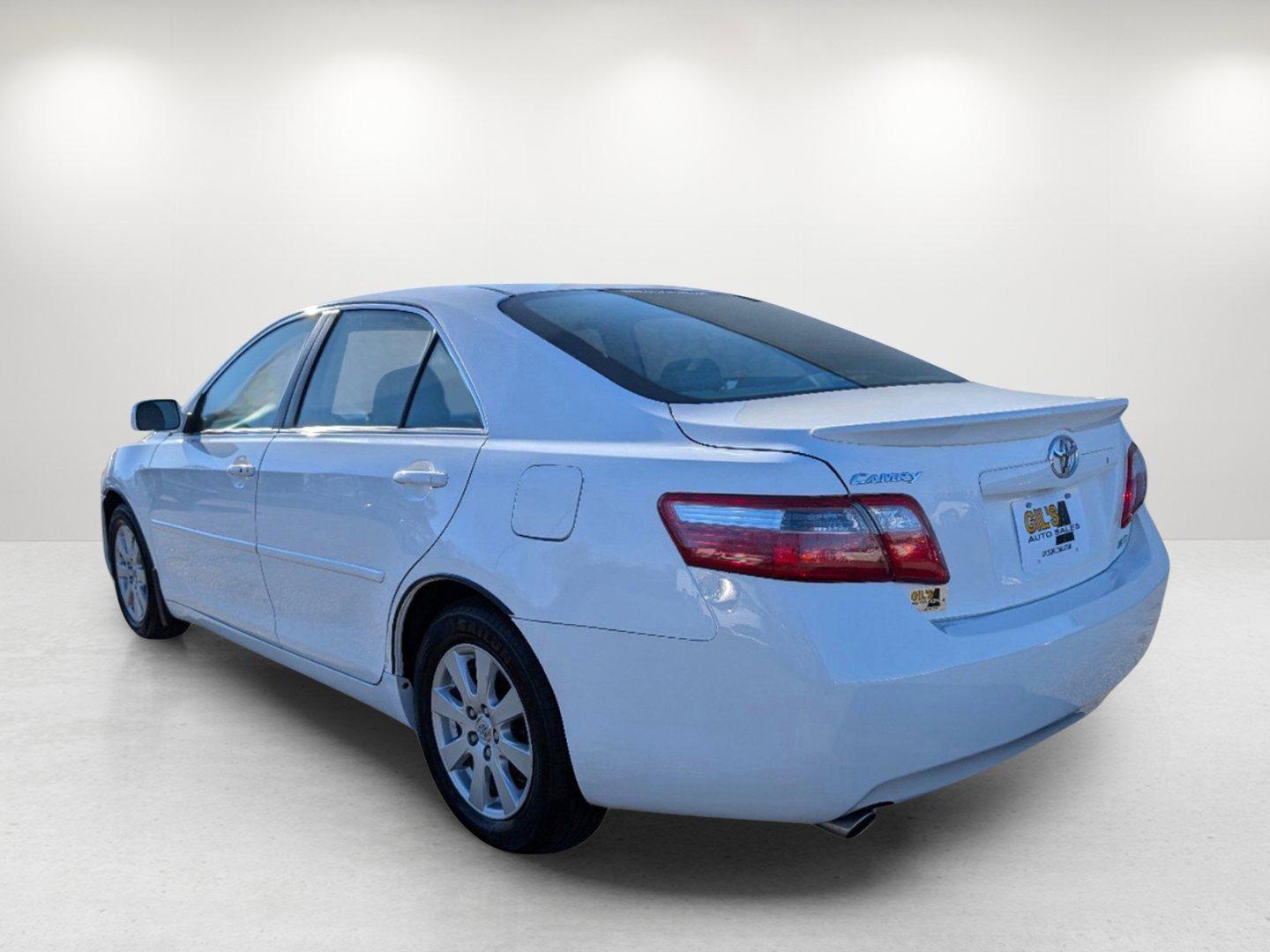 2007 Toyota Camry XLE (4T1BK46K27U) with an Gas V6 3.5L/211 engine, 6-Speed Automatic w/OD transmission, located at 804 22nd Ave, Phenix City, AL, 36870, (334) 297-1860, 32.484749, -85.024475 - 2007 Toyota Camry XLE - Photo#6