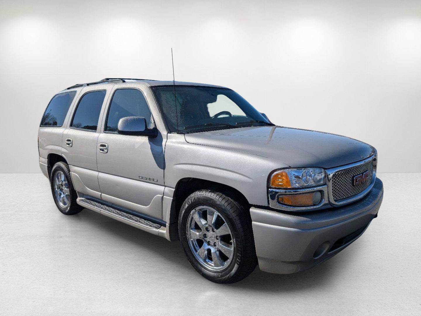 2006 /Stone Gray GMC Yukon Denali (1GKEK63U46J) with an Gas V8 6.0L/364 engine, 4-Speed Automatic w/OD transmission, located at 5115 14th Ave., Columbus, GA, 31904, (706) 323-0345, 32.511494, -84.971046 - 2006 GMC Yukon Denali - Photo#2