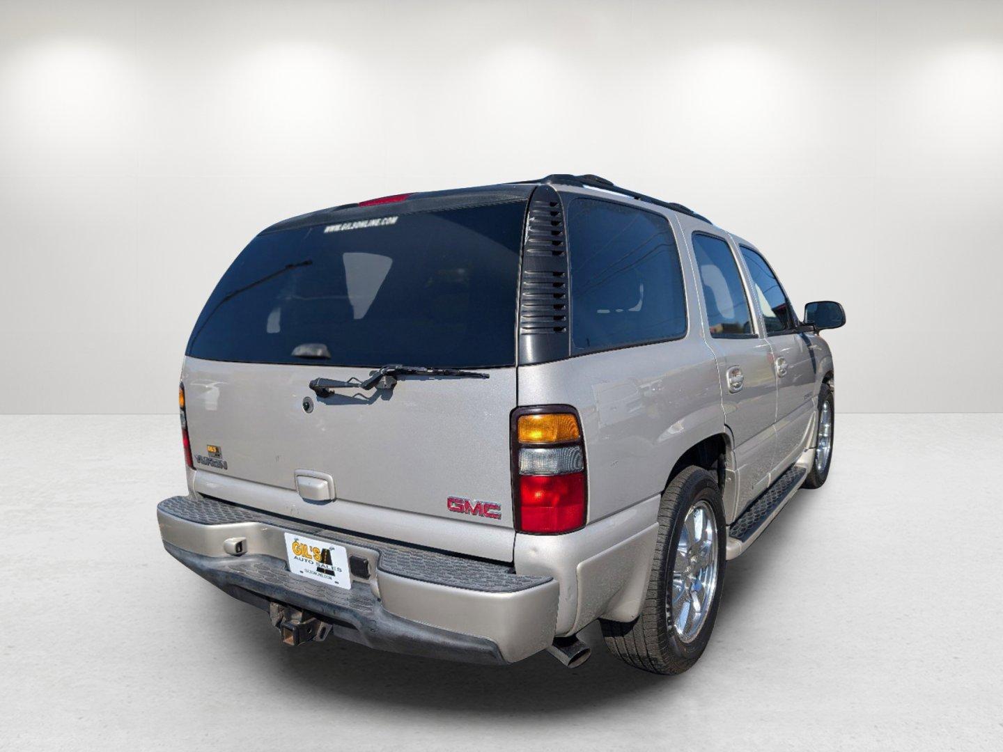2006 /Stone Gray GMC Yukon Denali (1GKEK63U46J) with an Gas V8 6.0L/364 engine, 4-Speed Automatic w/OD transmission, located at 5115 14th Ave., Columbus, GA, 31904, (706) 323-0345, 32.511494, -84.971046 - 2006 GMC Yukon Denali - Photo#4