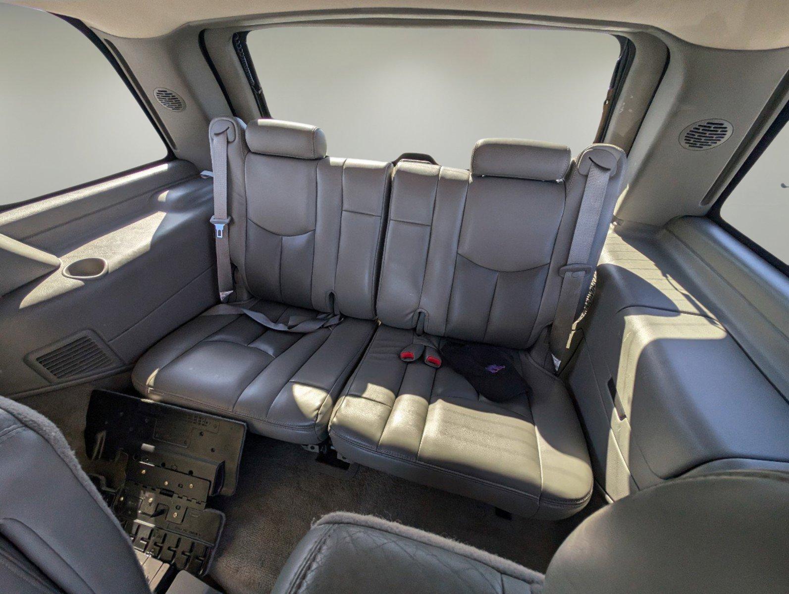2006 /Stone Gray GMC Yukon Denali (1GKEK63U46J) with an Gas V8 6.0L/364 engine, 4-Speed Automatic w/OD transmission, located at 5115 14th Ave., Columbus, GA, 31904, (706) 323-0345, 32.511494, -84.971046 - 2006 GMC Yukon Denali - Photo#10
