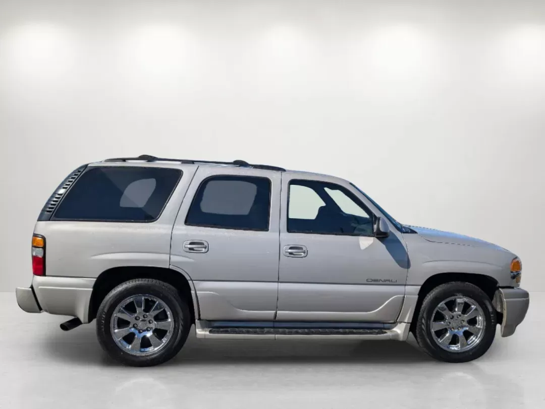 2006 /Stone Gray GMC Yukon Denali (1GKEK63U46J) with an Gas V8 6.0L/364 engine, 4-Speed Automatic w/OD transmission, located at 5115 14th Ave., Columbus, GA, 31904, (706) 323-0345, 32.511494, -84.971046 - 2006 GMC Yukon Denali - Photo#3