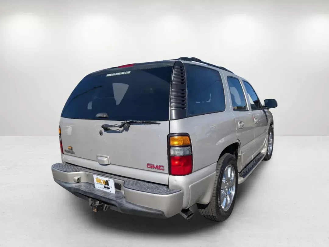 2006 /Stone Gray GMC Yukon Denali (1GKEK63U46J) with an Gas V8 6.0L/364 engine, 4-Speed Automatic w/OD transmission, located at 5115 14th Ave., Columbus, GA, 31904, (706) 323-0345, 32.511494, -84.971046 - 2006 GMC Yukon Denali - Photo#4